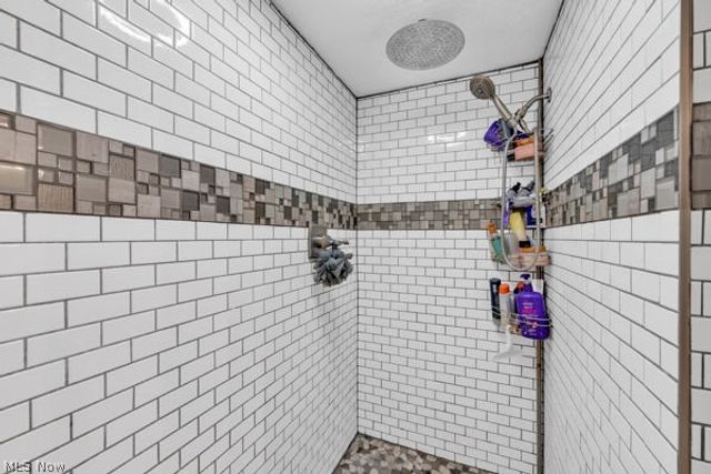 624 E Ford Avenue, Barberton, OH 44203