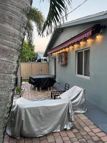 1400 NE 18TH Street 4, Fort Lauderdale, FL 33305