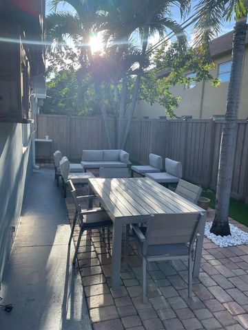 1400 NE 18TH Street 4, Fort Lauderdale, FL 33305