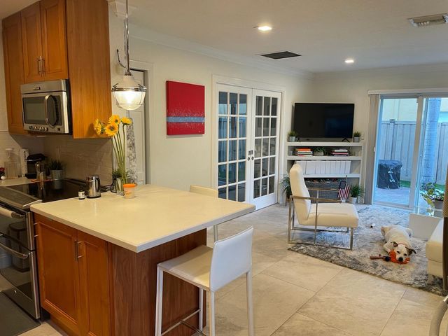 1400 NE 18TH Street 4, Fort Lauderdale, FL 33305