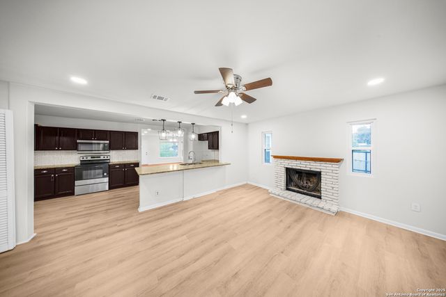 126 Cresham Dr., San Antonio, TX 78218