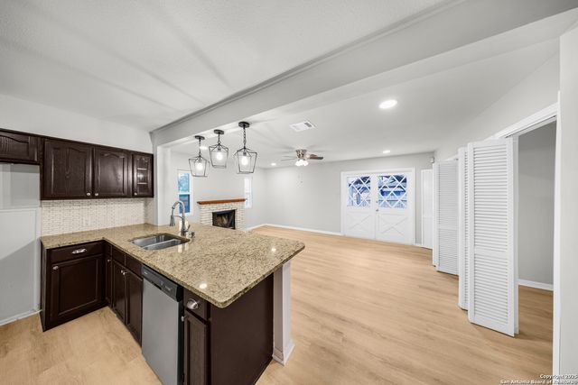 126 Cresham Dr., San Antonio, TX 78218