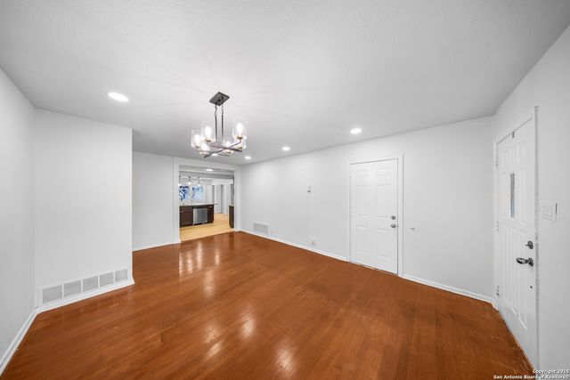 126 Cresham Dr., San Antonio, TX 78218