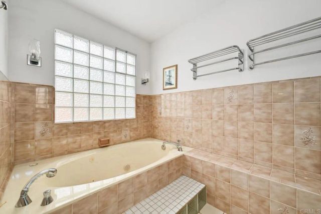 5874 Lamas Street, San Diego, CA 92122