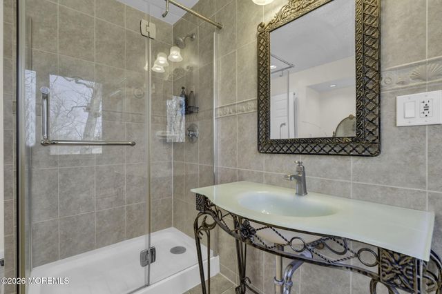 22 Ellison Avenue, Edison, NJ 08820