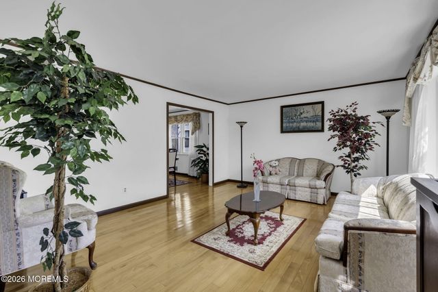 22 Ellison Avenue, Edison, NJ 08820