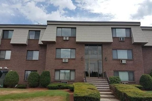 3 Hallmark Gardens 5, Burlington, MA 01803