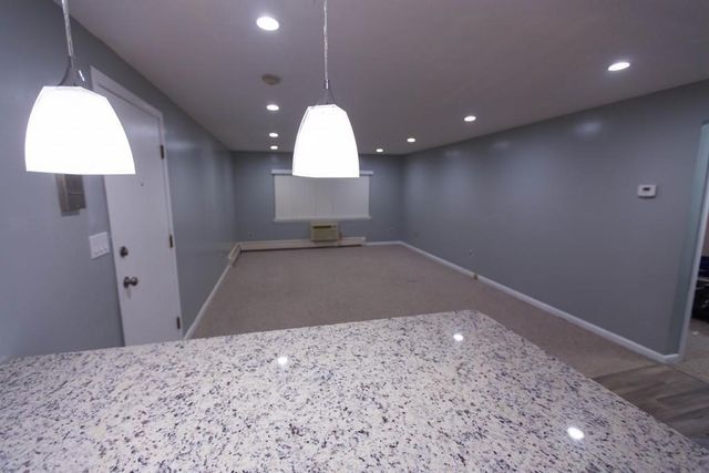 3 Hallmark Gardens 5, Burlington, MA 01803