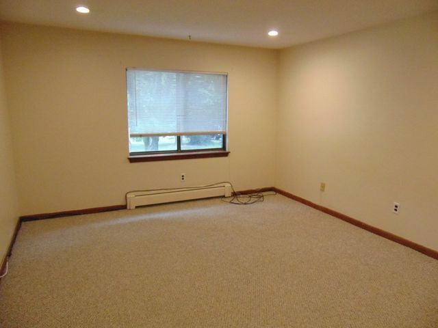 3 Hallmark Gardens 5, Burlington, MA 01803