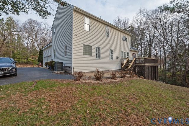 6067 Homehills Rd, Mechanicsville, VA 23111