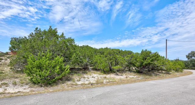 20801 Leaning Oak DR, Lago Vista, TX 78645