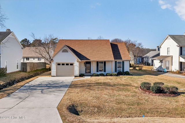 2917 New Town Drive, Wilmington, NC 28405