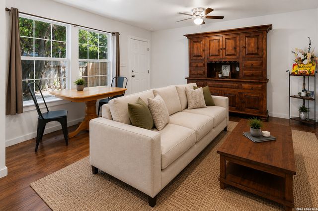 1535 W Laurel, San Antonio, TX 78201