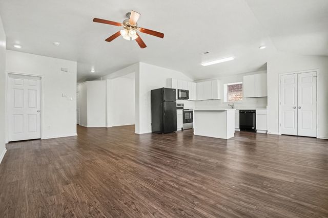 2640 Pioneer Bluffs Road, Balch Springs, TX 75181