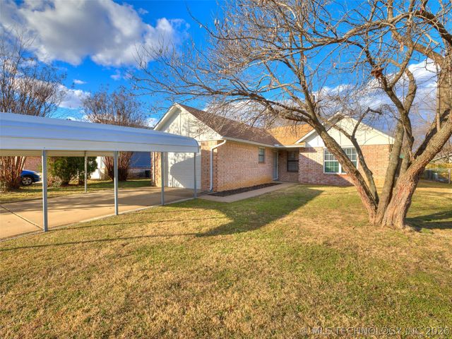 606 W 19th Street S, Claremore, OK 74019