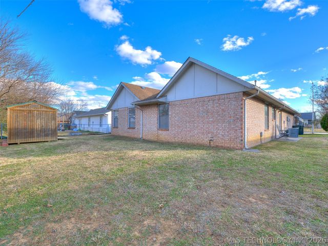 606 W 19th Street S, Claremore, OK 74019
