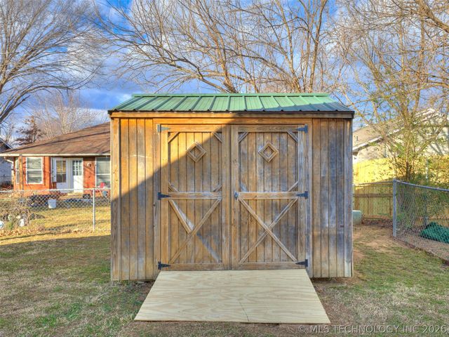 606 W 19th Street S, Claremore, OK 74019