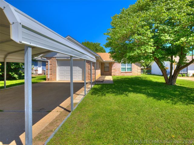 606 W 19th Street S, Claremore, OK 74019