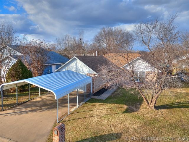 606 W 19th Street S, Claremore, OK 74019