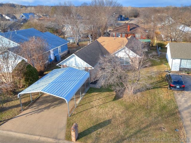 606 W 19th Street S, Claremore, OK 74019
