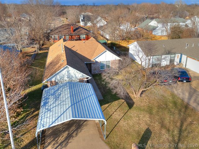 606 W 19th Street S, Claremore, OK 74019