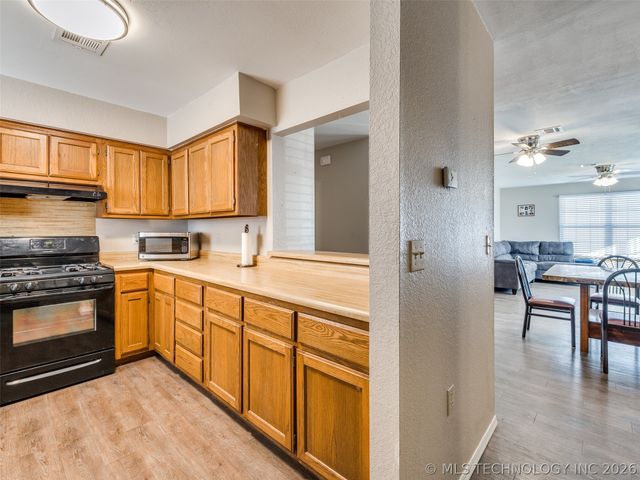 606 W 19th Street S, Claremore, OK 74019