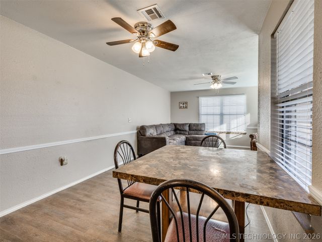606 W 19th Street S, Claremore, OK 74019
