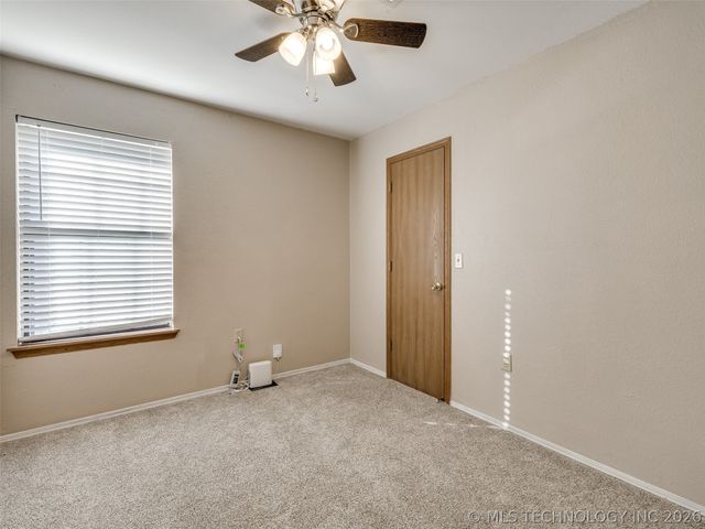 606 W 19th Street S, Claremore, OK 74019