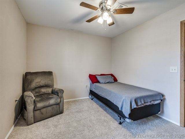 606 W 19th Street S, Claremore, OK 74019
