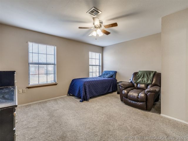 606 W 19th Street S, Claremore, OK 74019
