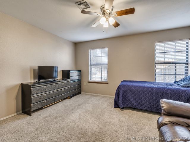 606 W 19th Street S, Claremore, OK 74019