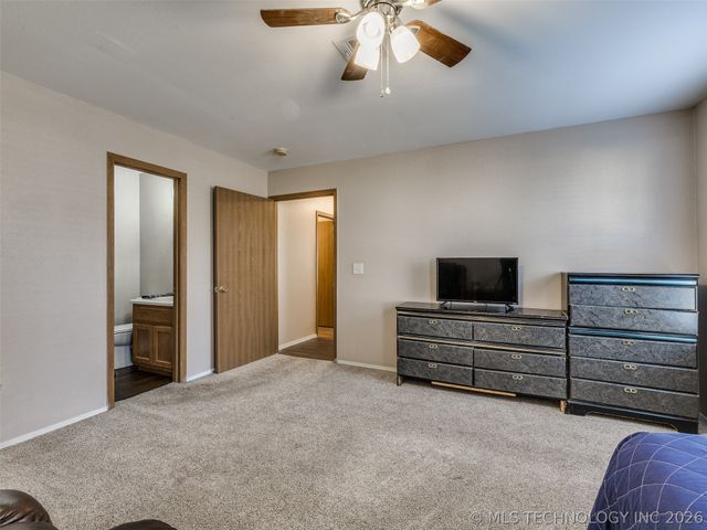 606 W 19th Street S, Claremore, OK 74019