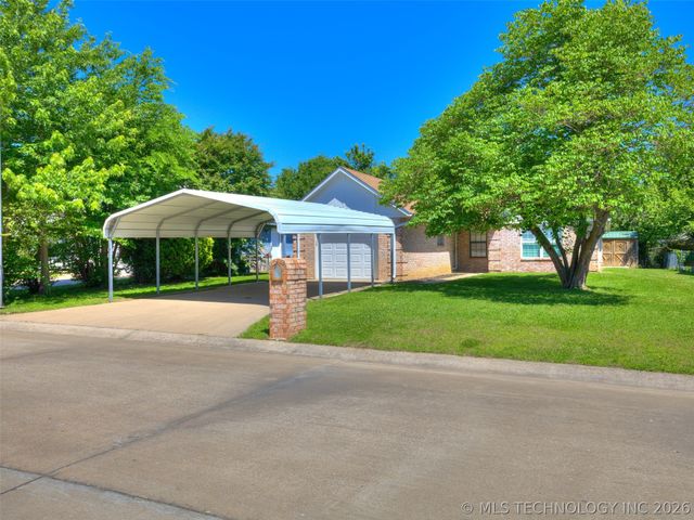 606 W 19th Street S, Claremore, OK 74019