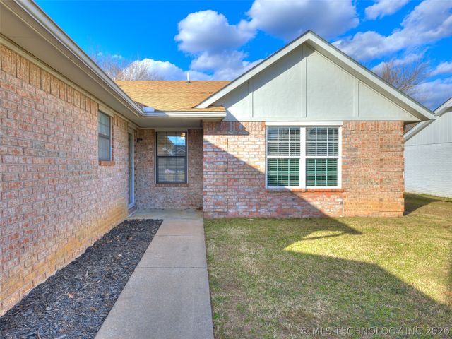 606 W 19th Street S, Claremore, OK 74019