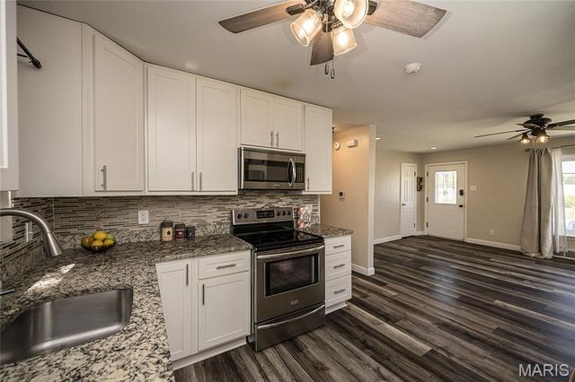 6300 Ashwell Drive, St Louis, MO 63123