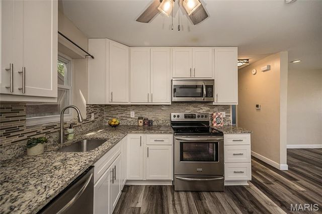 6300 Ashwell Drive, St Louis, MO 63123