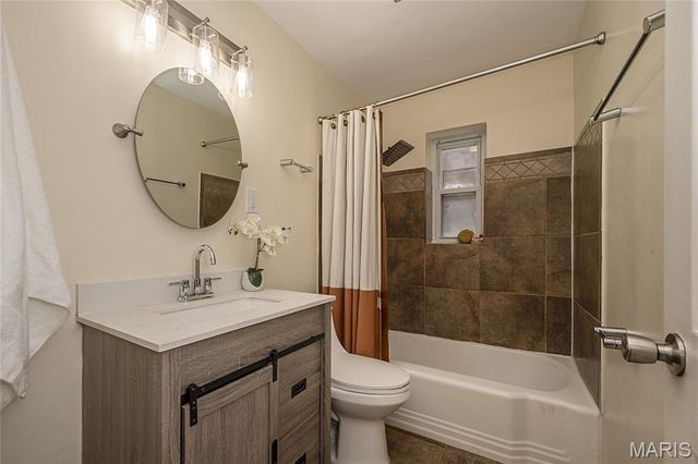 6300 Ashwell Drive, St Louis, MO 63123