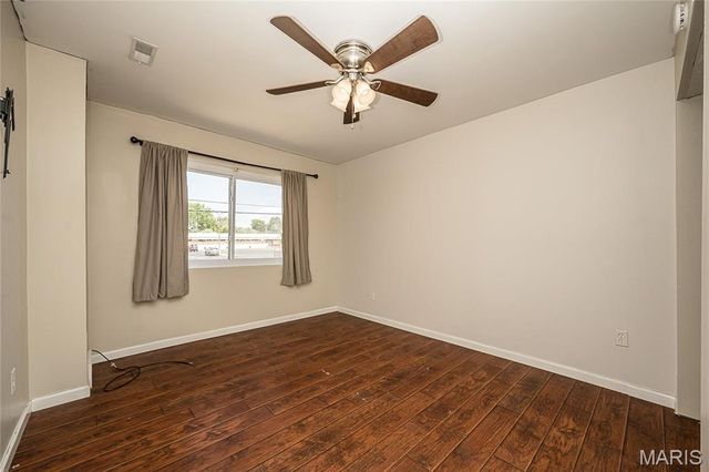 6300 Ashwell Drive, St Louis, MO 63123