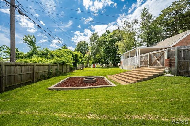6300 Ashwell Drive, St Louis, MO 63123