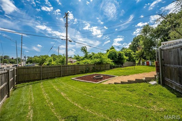 6300 Ashwell Drive, St Louis, MO 63123