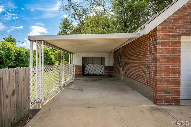 6300 Ashwell Drive, St Louis, MO 63123