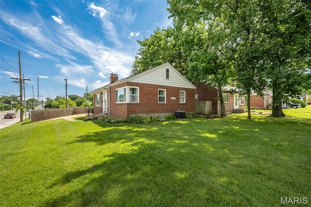 6300 Ashwell Drive, St Louis, MO 63123