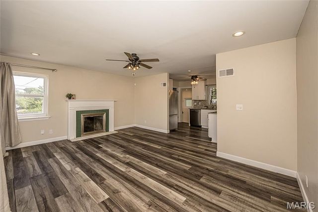 6300 Ashwell Drive, St Louis, MO 63123