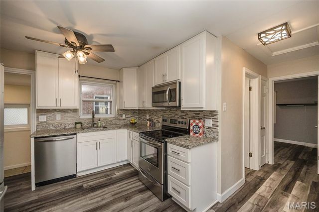 6300 Ashwell Drive, St Louis, MO 63123