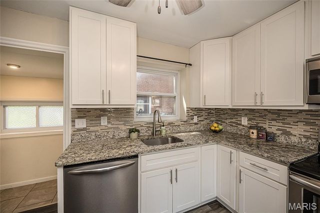 6300 Ashwell Drive, St Louis, MO 63123