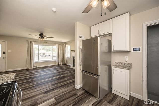 6300 Ashwell Drive, St Louis, MO 63123