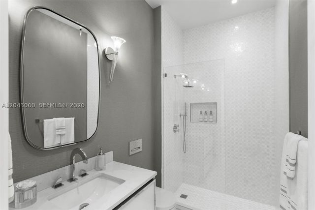 2821 S Bayshore Dr 8A, Miami, FL 33133