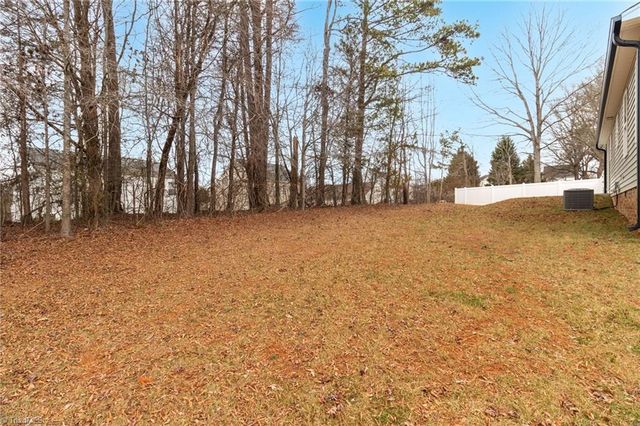 2069 Darwick Road, Winston-salem, NC 27127