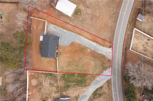 2069 Darwick Road, Winston-salem, NC 27127