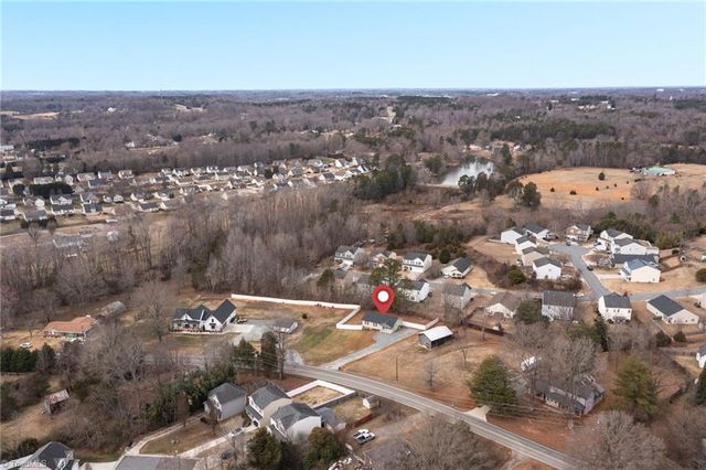 2069 Darwick Road, Winston-salem, NC 27127